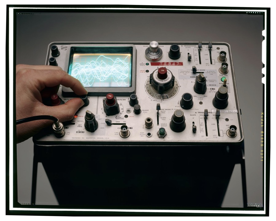 Electronics photograph 4