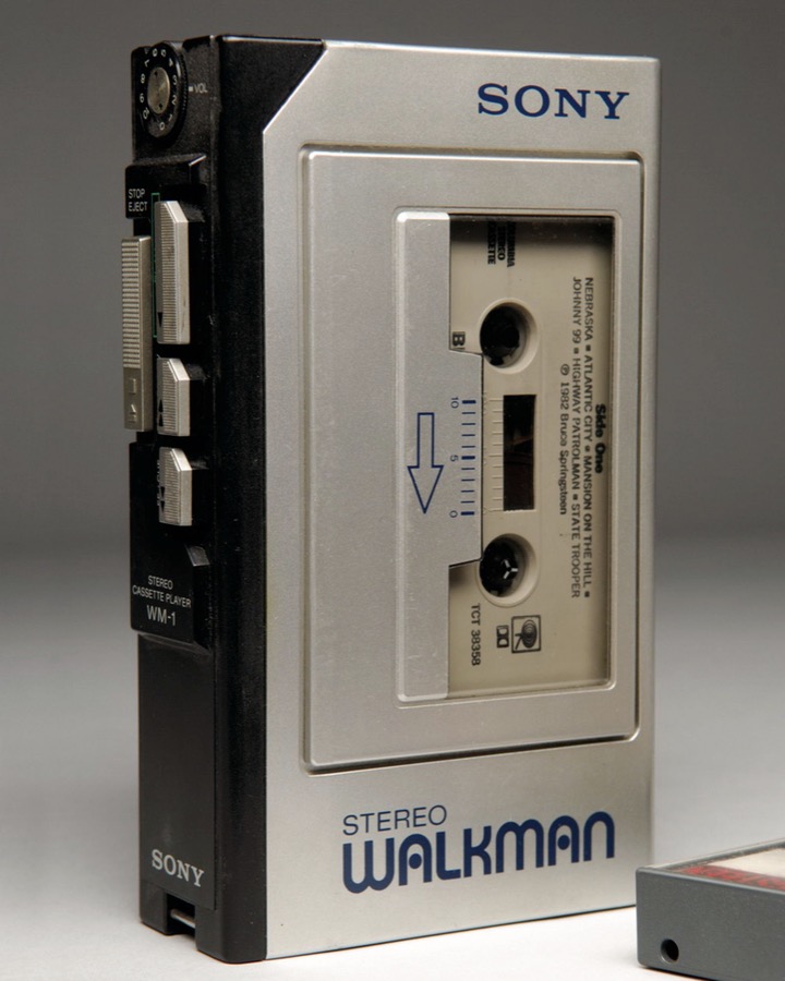 Electronics photograph 6
